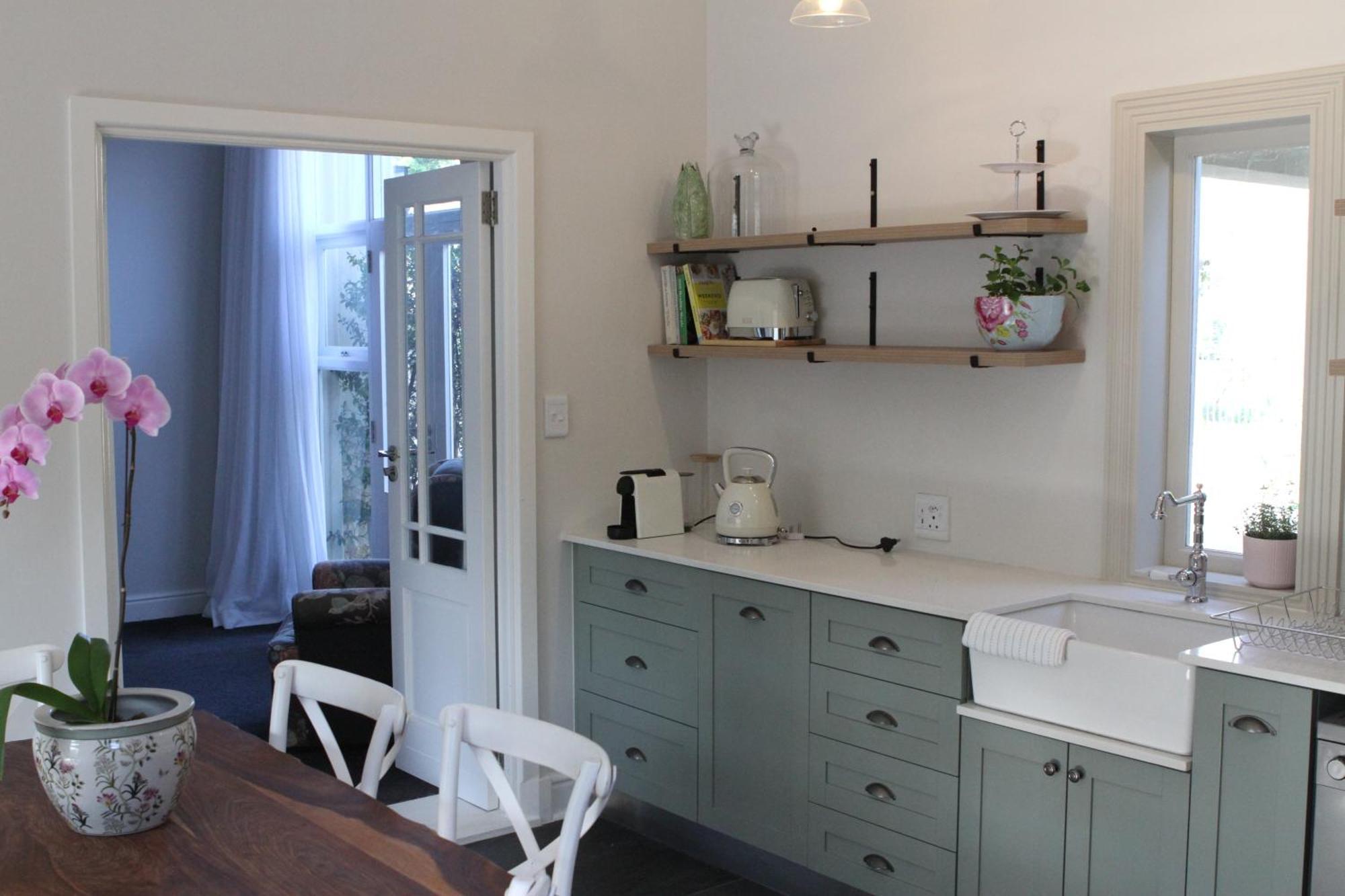Jakaranda Apartment Somerset West