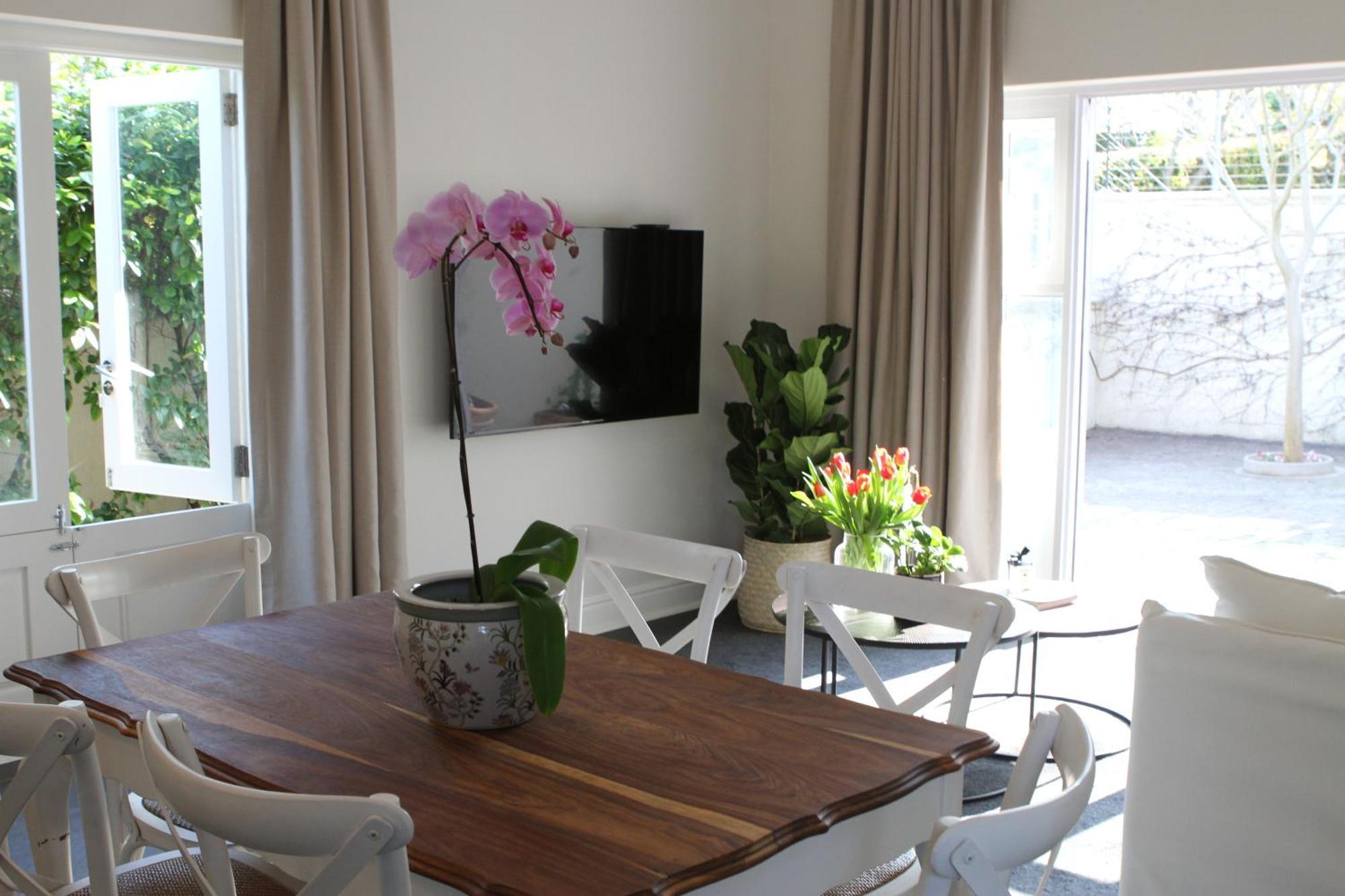 Jakaranda * Somerset West