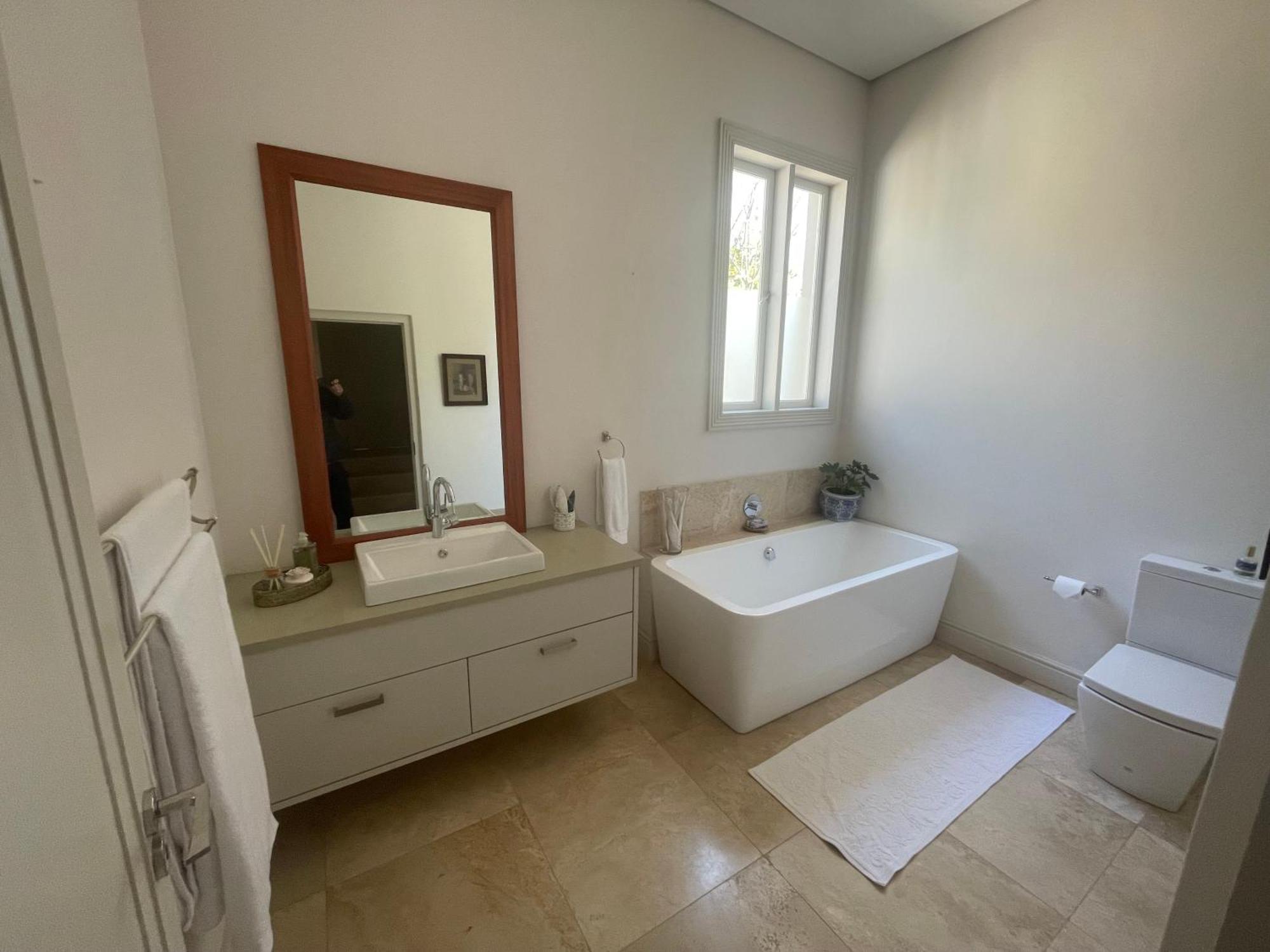 Jakaranda Apartment *